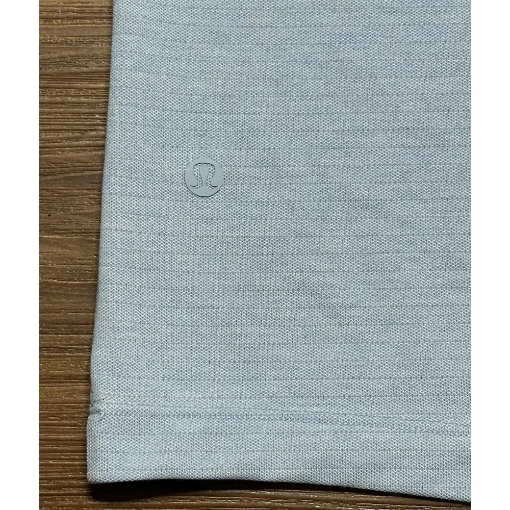 Lululemon Evolution Polo Shirt Mens Light Blue Striped Stretch Performance Sz L - Picture 7 of 7